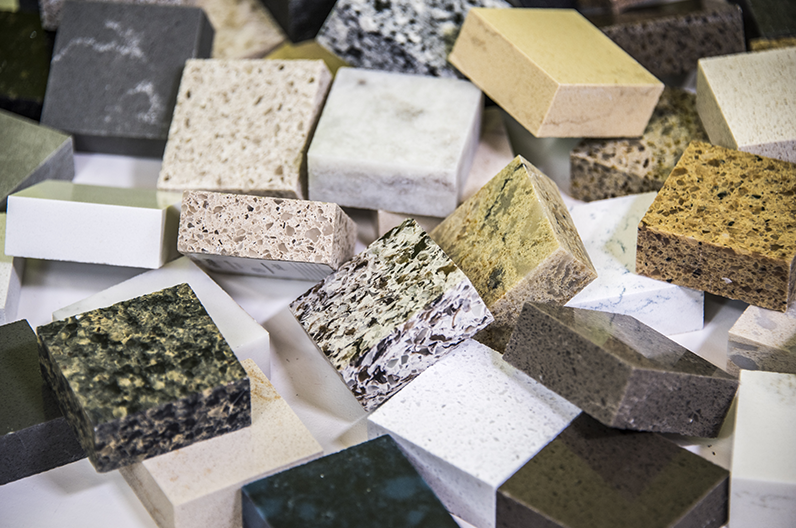 Trong nghệ thuật điêu khắc đá mỹ nghệ, việc lựa chọn chất liệu không chỉ quyết định đến độ bền của tác phẩm mà còn ảnh hưởng trực tiếp đến tính thẩm mỹ, giá trị nghệ thuật và ý nghĩa văn hóa – tâm linh