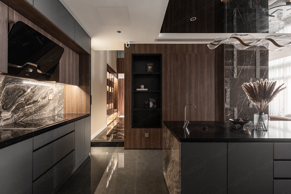 Khi đưa đá tự nhiên vào kiến trúc, cảnh quan hay các tác phẩm điêu khắc mỹ nghệ, con người không chỉ sử dụng độ bền vật lý mà còn gửi gắm mong ước về sự an ổn, sung túc và năng lượng tích cực