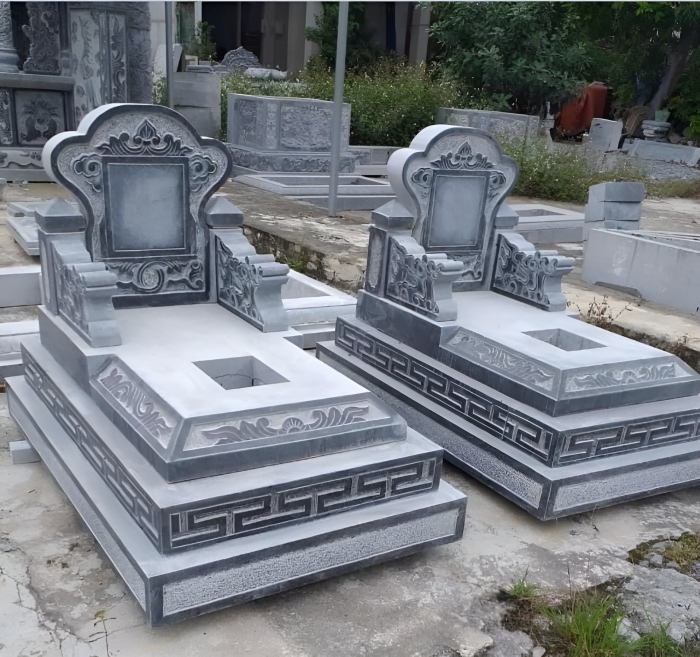 Trong nghệ thuật điêu khắc mộ đá, việc lựa chọn chất liệu quyết định rất lớn đến chất lượng và tuổi thọ của công trình