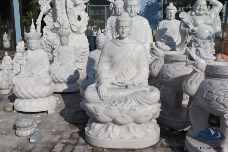 Khi chiêm ngưỡng dung nhan Phật, con người dễ buông bỏ phiền não, hướng tâm về điều thiện lành. Đó chính là giá trị vô hình nhưng bền vững mà đá mỹ nghệ tâm linh mang lại