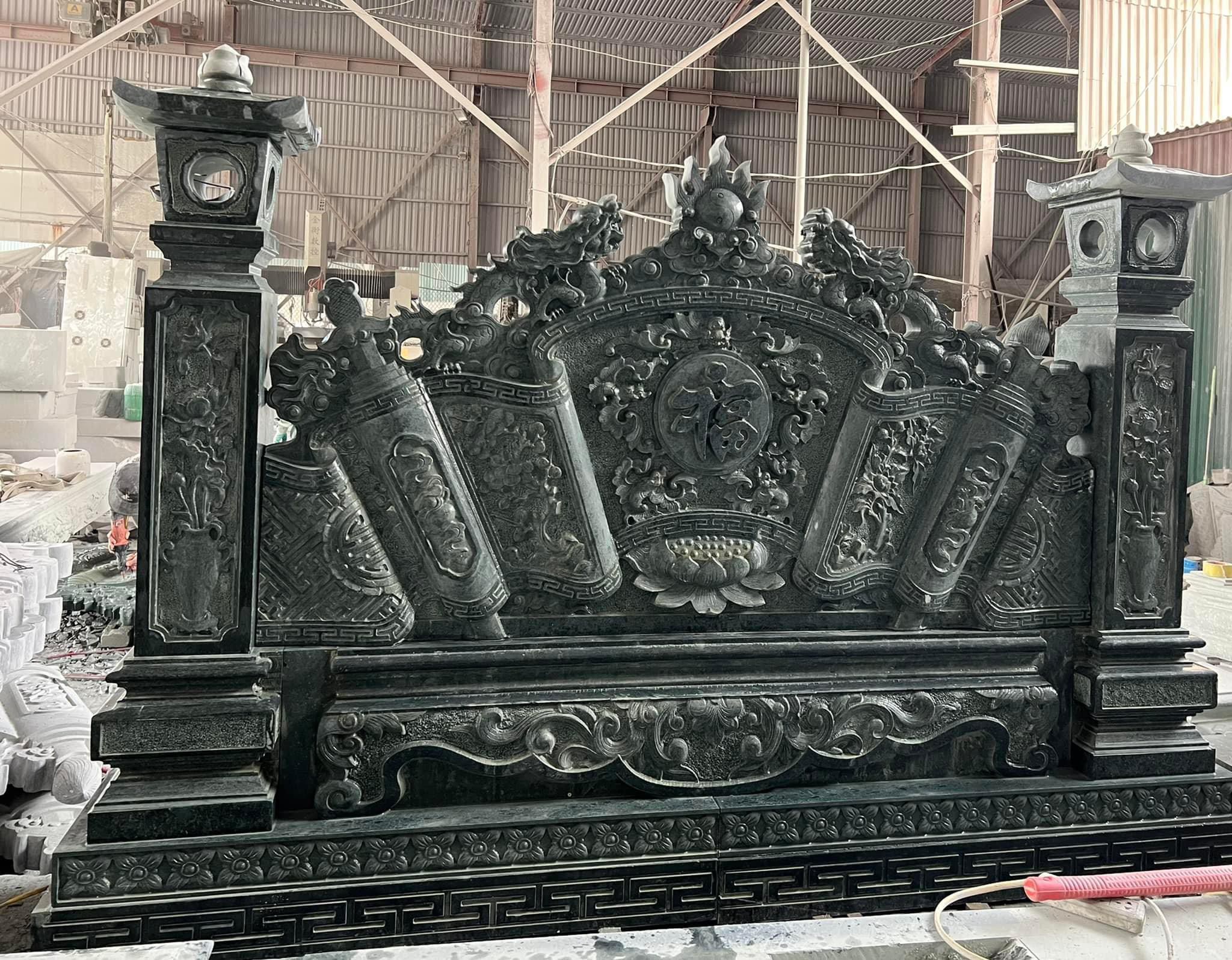 Không chỉ mang giá trị phong thủy, bình phong đá còn đóng vai trò quan trọng trong thiết kế cảnh quan