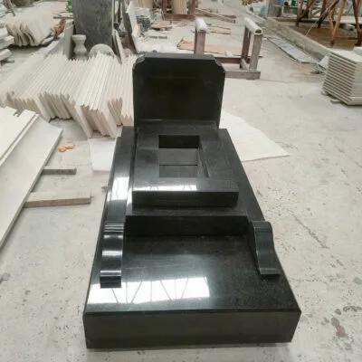 Không giống các loại đá mềm dễ tạo hình, granite đòi hỏi kỹ thuật chế tác cao và sự kiên nhẫn tuyệt đối từ người nghệ nhân