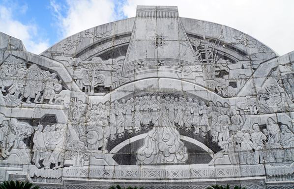 Một trong những lý do quan trọng khiến tượng đá mỹ nghệ được ưa chuộng trong công trình công cộng là độ bền vượt thời gian