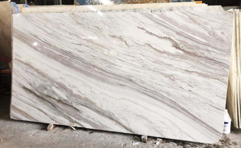 Trong đá mỹ nghệ, vẻ đẹp của marble trắng mang lại cảm giác thanh khiết, cao sang và tinh tế