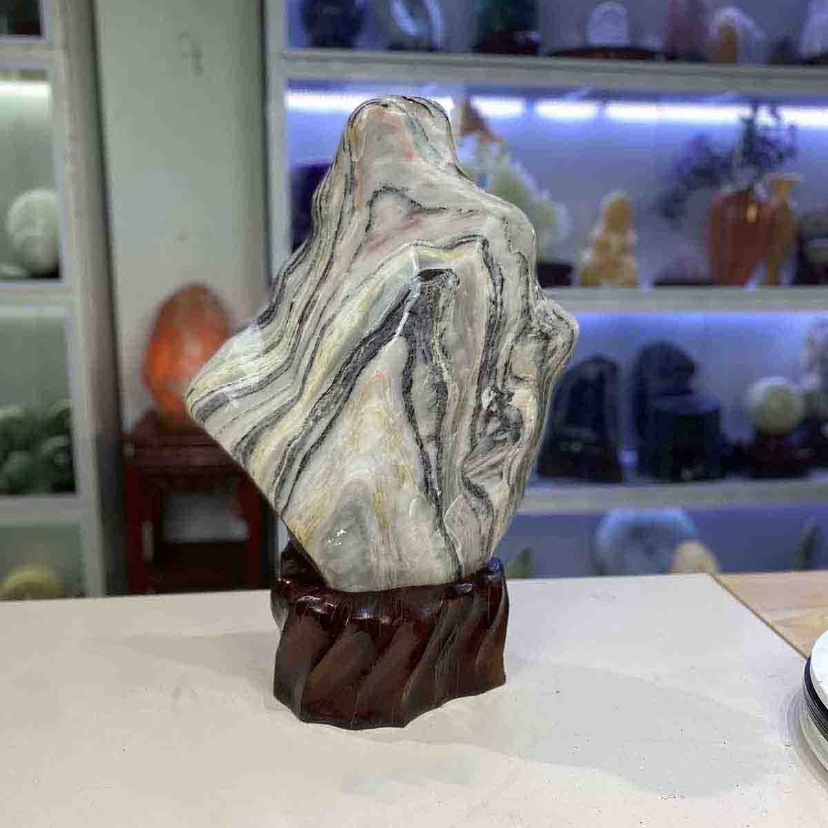 Bên cạnh giá trị thẩm mỹ, đá mỹ nghệ còn được nhiều doanh nghiệp lựa chọn vì yếu tố phong thủy