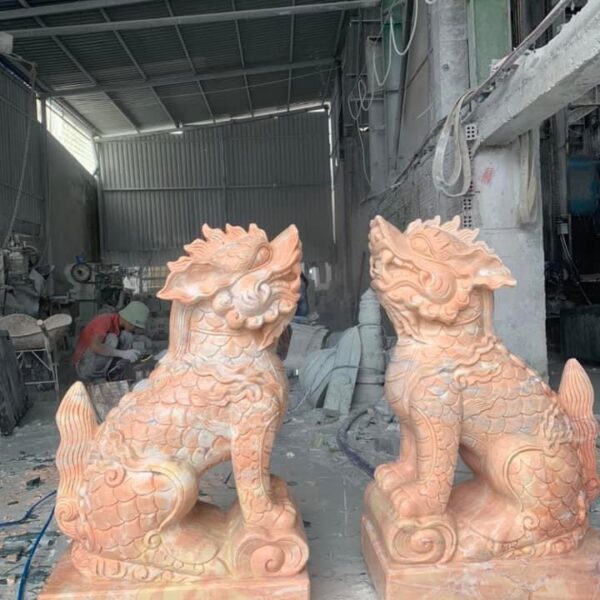 Ngày nay, điêu khắc đá cẩm thạch được ứng dụng rộng rãi trong trang trí nội thất và ngoại thất cao cấp