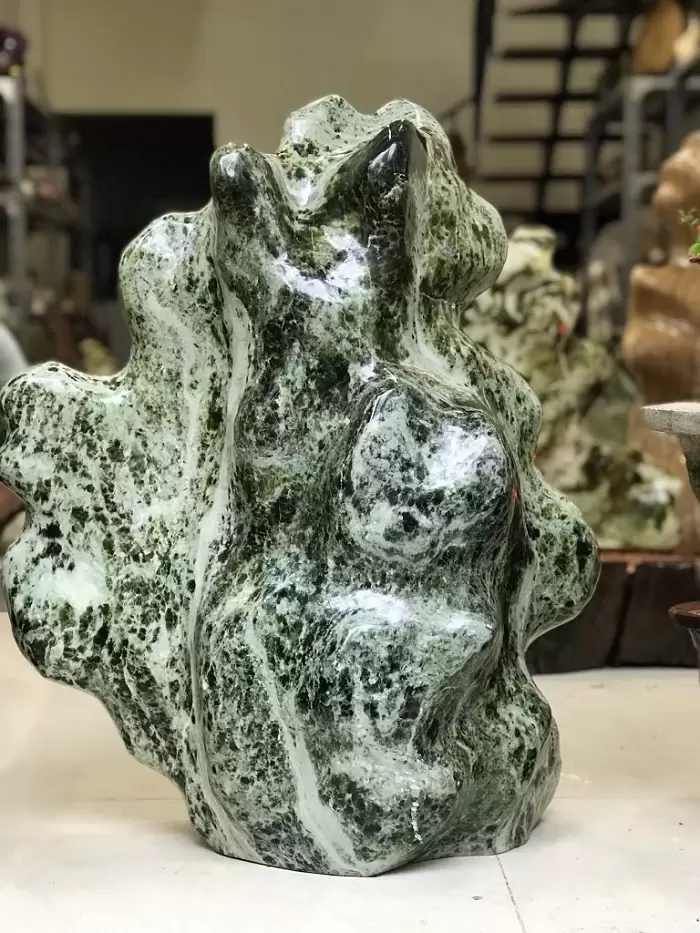 Bên cạnh yếu tố thẩm mỹ, đá mỹ nghệ còn được đánh giá cao về giá trị phong thủy