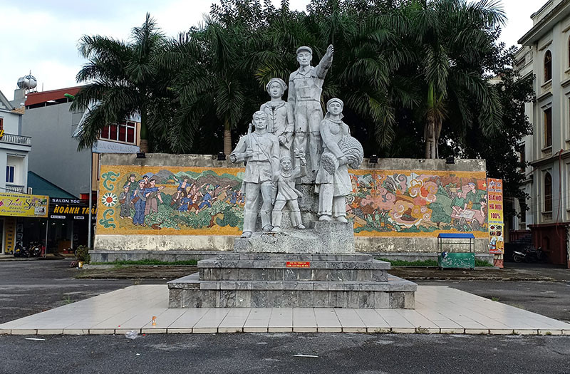 Tượng đá mỹ nghệ trong quảng trường và công trình công cộng