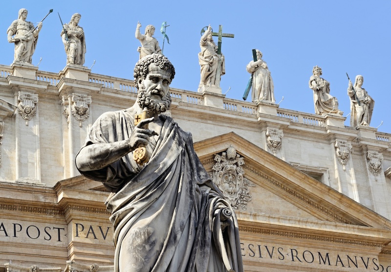 Mỗi bức tượng đá trong quảng trường không chỉ là một tác phẩm nghệ thuật mà còn là kết tinh của tay nghề và tâm huyết người thợ