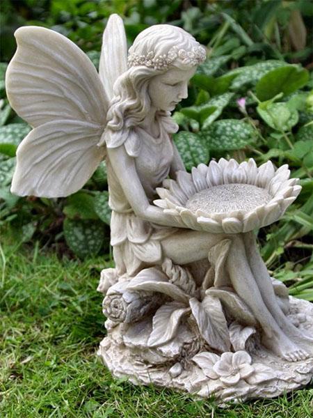 Trong thiết kế cảnh quan biệt thự, đá mỹ nghệ được ứng dụng rất linh hoạt