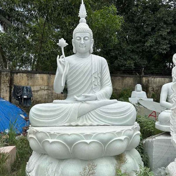 vẻ đẹp được hình thành từ hàng triệu năm kiến tạo của thiên nhiên, kết hợp với bàn tay khéo léo và tâm hồn tĩnh tại của người nghệ nhân, tạo nên sự hài hòa hiếm có giữa thiên nhiên và tâm linh