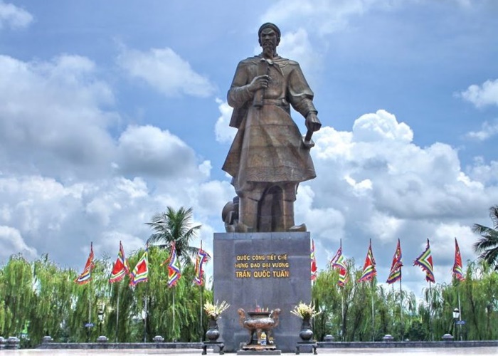 Tượng đá mỹ nghệ trong không gian công cộng không chỉ có giá trị thẩm mỹ mà còn tác động tích cực đến đời sống tinh thần của người dân