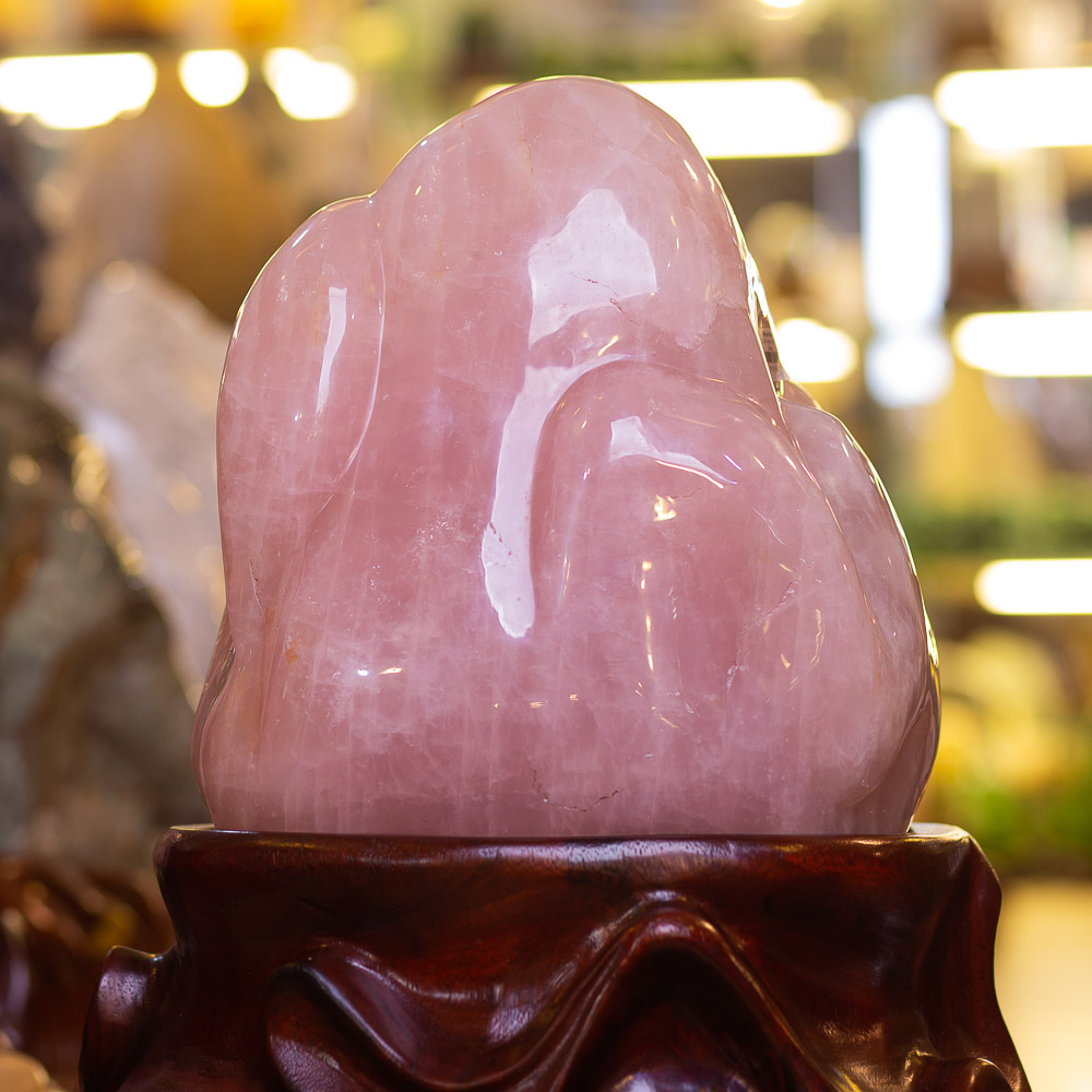 Trong văn hóa phương Đông, “trấn trạch” là khái niệm quen thuộc, mang ý nghĩa bảo vệ ngôi nhà, cân bằng trường khí và hóa giải những yếu tố phong thủy chưa hài hòa