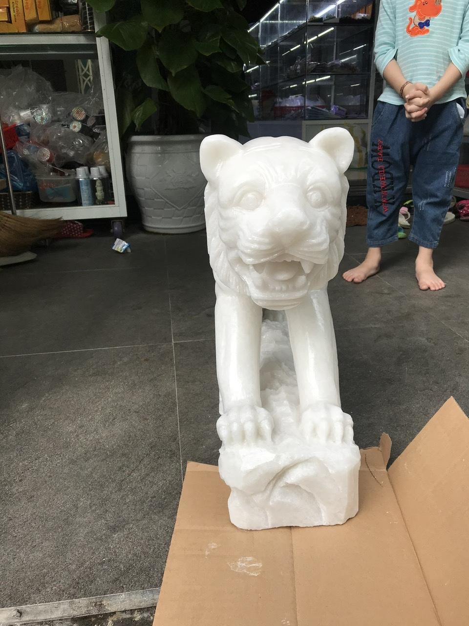 Không chỉ dừng lại ở yếu tố tâm linh, đá trắng mỹ nghệ còn được ứng dụng rộng rãi trong kiến trúc và trang trí