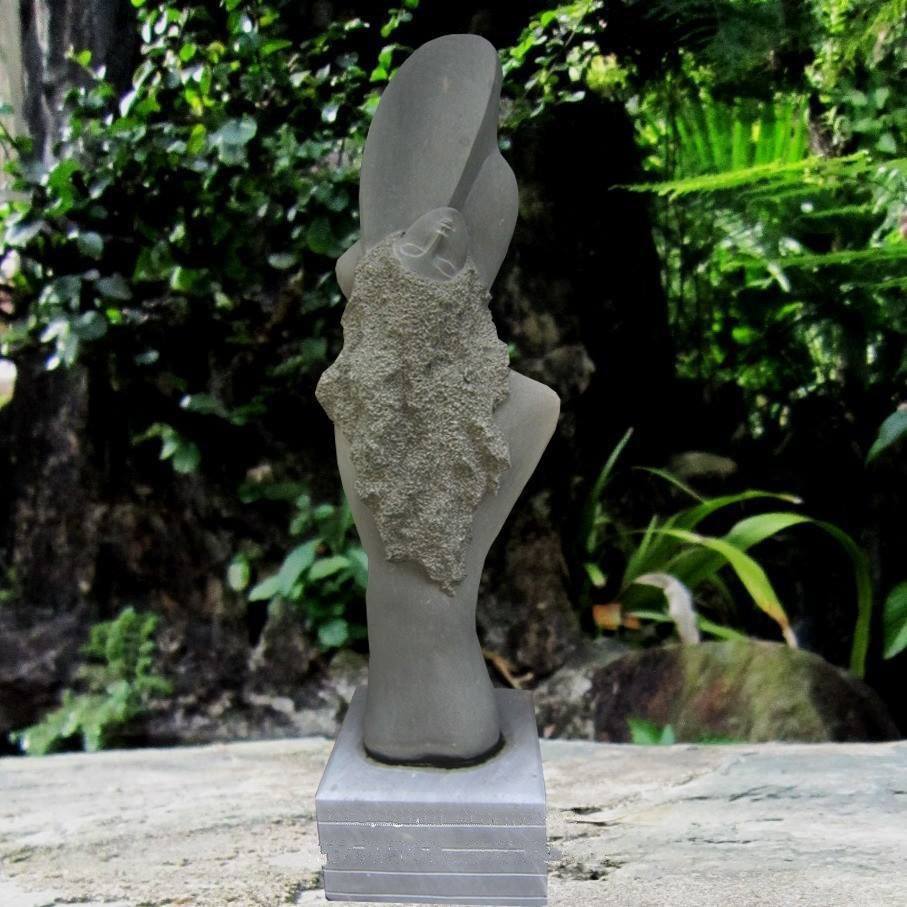 Việc đá mỹ nghệ bị xuống cấp chỉ sau một năm không chỉ làm mất thẩm mỹ công trình mà còn gây tốn kém chi phí sửa chữa hoặc thay mới