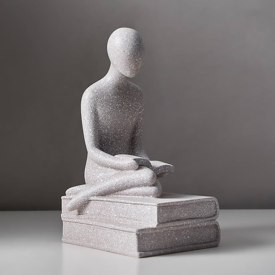 Thay vì sơn hoặc giấy dán tường, hãy thử ốp đá tự nhiên cho một mảng tường phòng khách. Đá mang lại vẻ đẹp sang trọng, bền bỉ và không lỗi thời