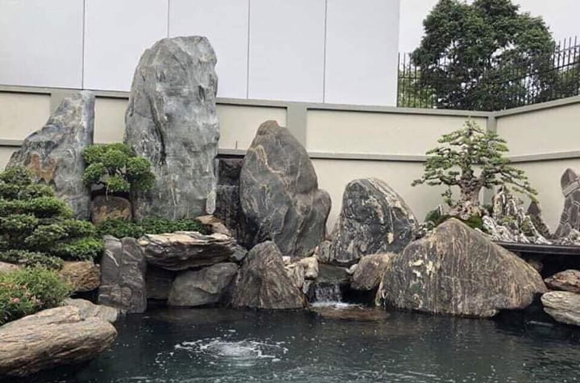 Khác với những xu hướng trang trí thay đổi theo từng giai đoạn, đá mỹ nghệ tự nhiên có giá trị bền vững cả về thẩm mỹ lẫn công năng