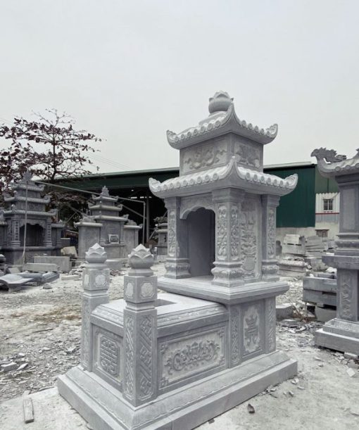 Từ xa xưa, ông cha ta đã sử dụng đá để tạo nên những công trình tâm linh như đình, chùa, đền, miếu và lăng mộ