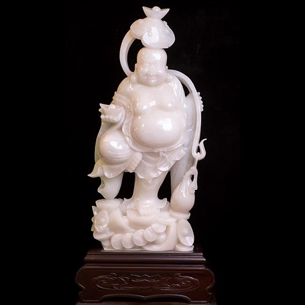 Điểm khác biệt đầu tiên và quan trọng nhất giữa đá mỹ nghệ cao cấp và sản phẩm phổ thông chính là chất liệu