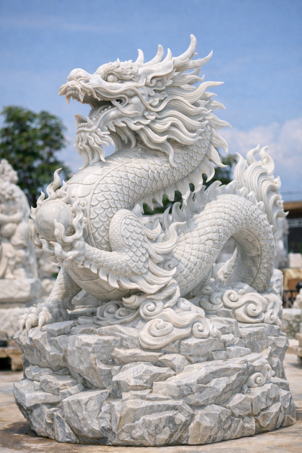 Rồng là linh vật tối cao trong văn hóa Á Đông, tượng trưng cho quyền uy, sự thăng tiến và thành công