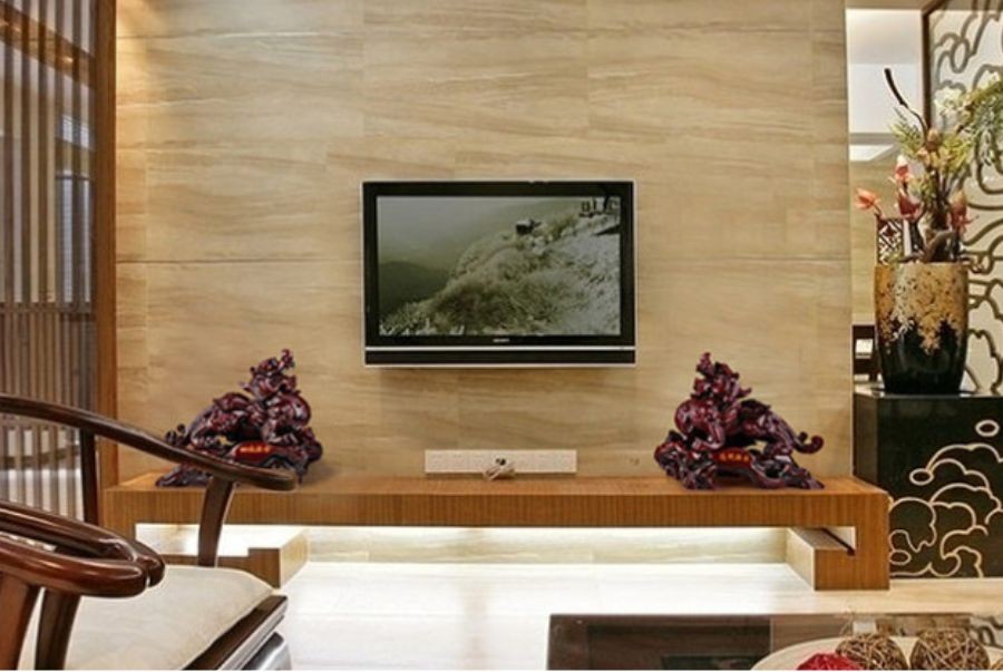 Trong phong thủy, sự ổn định và cân bằng là yếu tố then chốt. Tượng đá mỹ nghệ thường có trọng lượng lớn, đặt cố định tại những vị trí quan trọng như cổng, sân, phòng khách hay đại sảnh