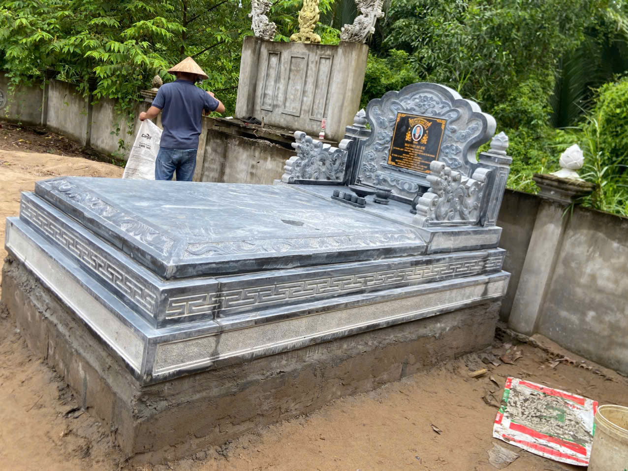 Để công trình đạt chất lượng cao, gia chủ nên lựa chọn đơn vị đá mỹ nghệ có nhiều năm kinh nghiệm trong thiết kế và thi công
