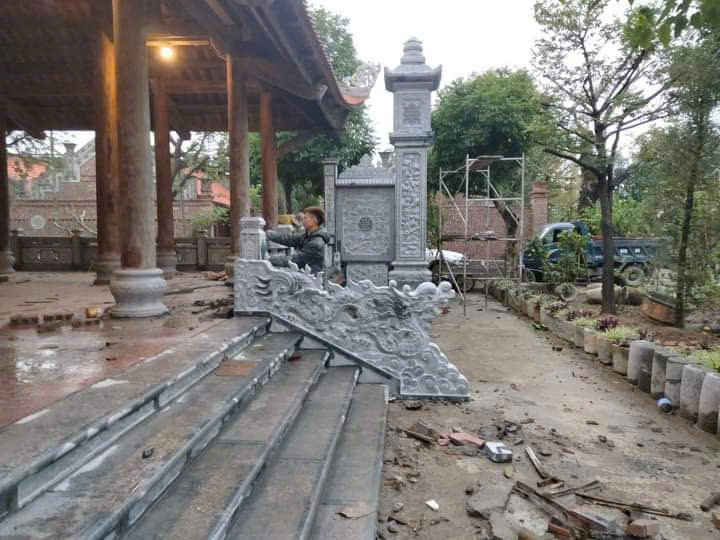 Một đơn vị đá mỹ nghệ chuyên nghiệp sẽ tư vấn cho khách hàng từ khâu lựa chọn chất liệu, thiết kế, phong thủy đến thi công hoàn thiện